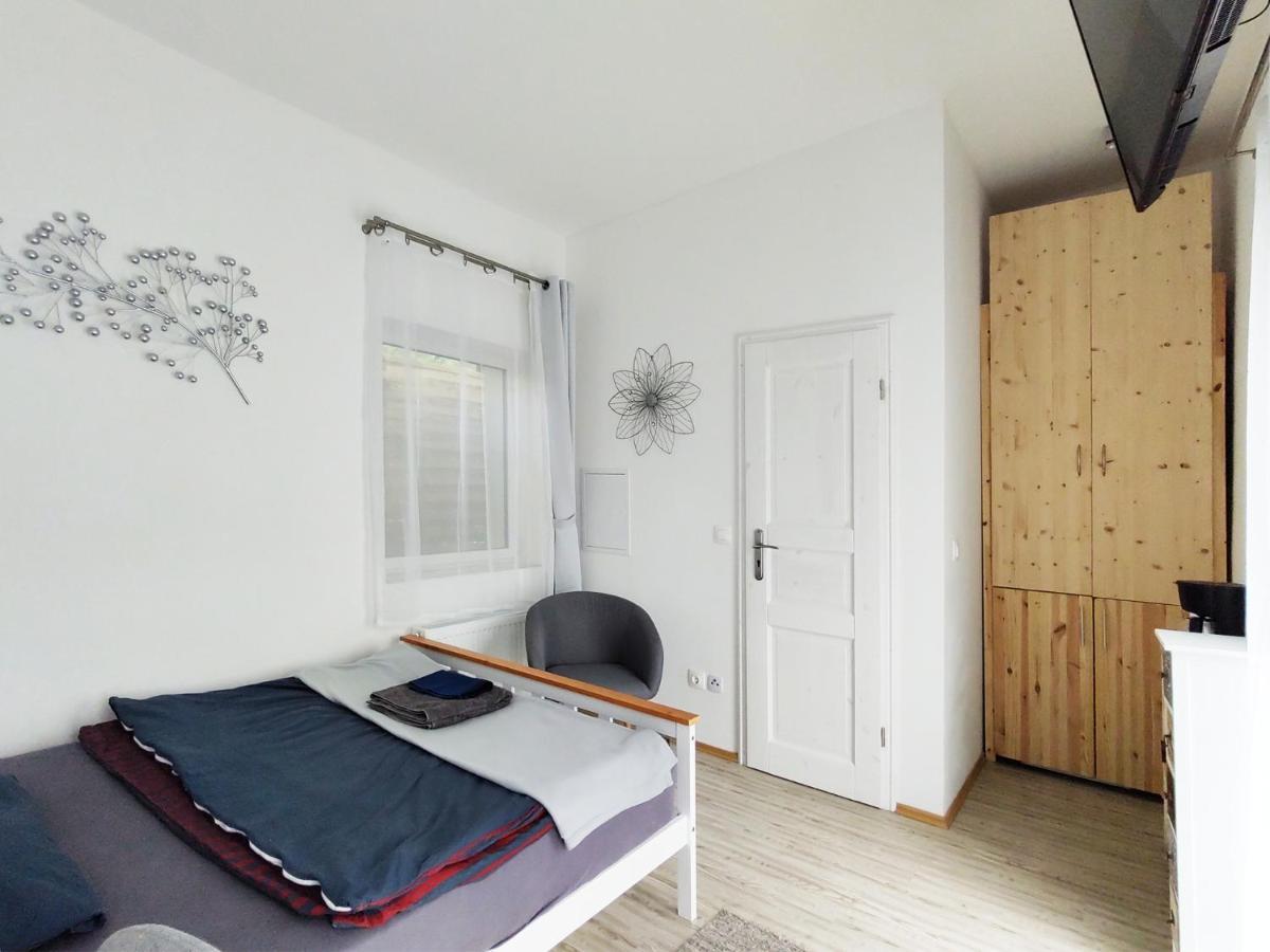 Schwanenburg Apartments Kolonie Rontgental Eksteriør bilde